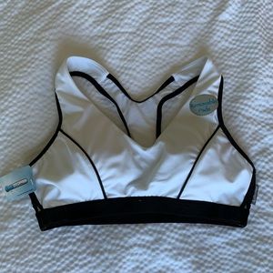 MARIKA (NWT)✨WHITE & BLACK SPORTS BRA